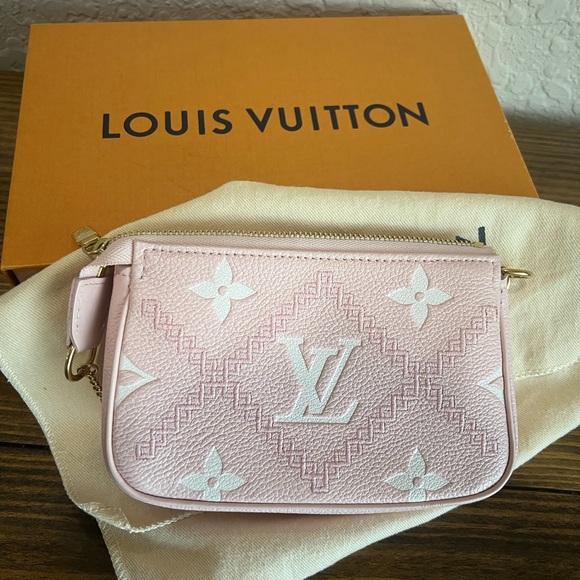 Louis Vuitton Pink and White Monogram mini pochette - Picture 6 of 6